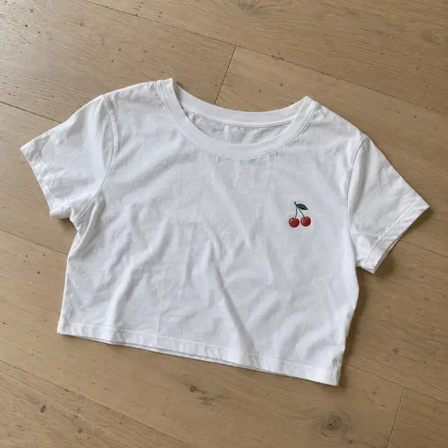 Kirschen-Crop-Top — Weiß