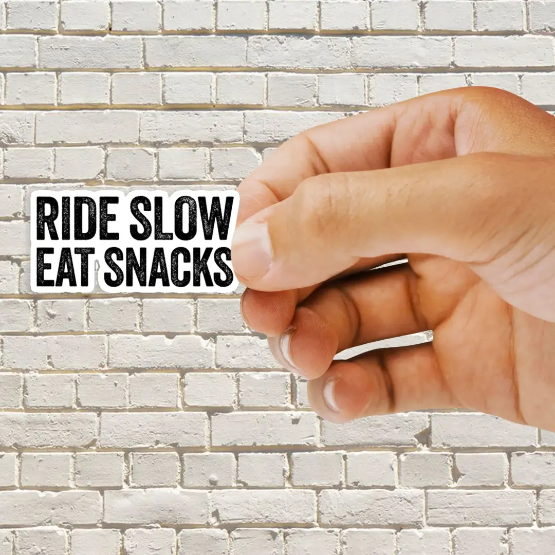 Pegatina Conduce despacio, come snacks