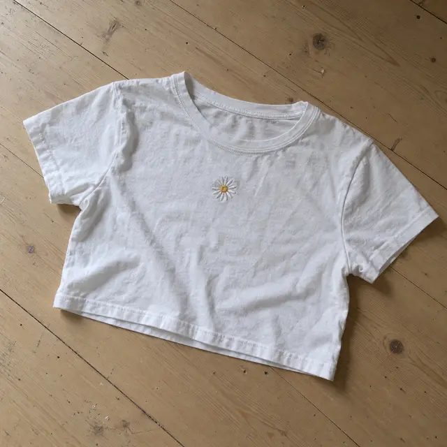 Crop top con margarita — Blanco